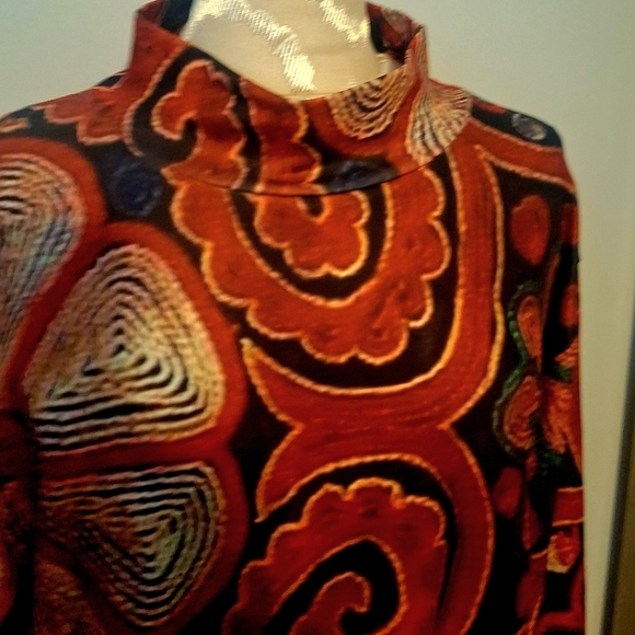 Multicolor Abstract Tunic Top - Picture 12 of 12